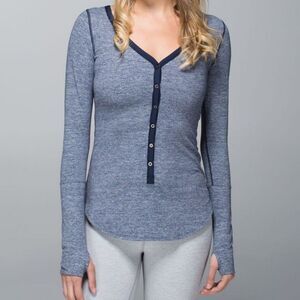 Lululemon $78 Awesoma Long Sleeve V Neck Henley, Heathered Navy Blue, Sz 4, VGUC